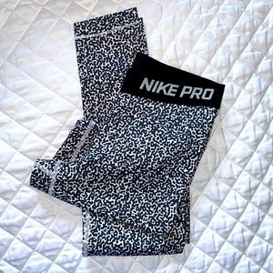 Nike Pro leggings